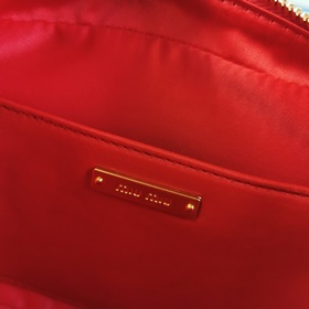 Miumiu Сумка с цепочкой Новая сумка в форме сердца, артикул： 5BH1