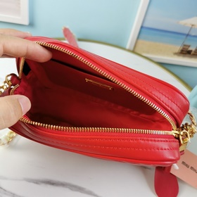 Miumiu Сумка с цепочкой Новая сумка в форме сердца, артикул： 5BH1