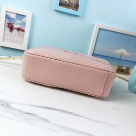 Сумка Miumiu с цепочкойНовая сумка в форме сердца, артикул： 5BH11