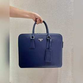 Prada Модель： 2VE011 Новая мужская сумка Изготовлена из импортной
