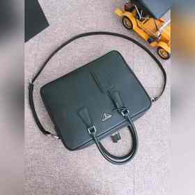 Prada Модель： 2VE011 Новая мужская сумка Изготовлена из импортной