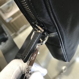 PRADA Артикул： 2VE368 Мужская сумка из нейлона Импортная парашю
