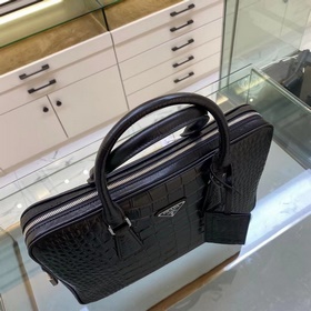 Новая модель мужской сумки Prada, модель 2VE366 с узором «страуси