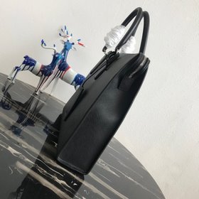 Новейшая модель мужской портфеля Prada Модель： 2VG039 Треугольны