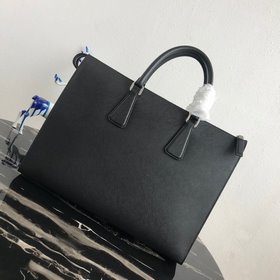 Новейшая модель мужской портфеля Prada Модель： 2VG039 Треугольны