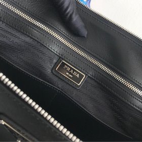 Новейшая модель мужской портфеля Prada Модель： 2VG039 Треугольны