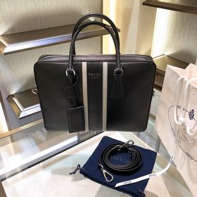 Prada  Новейшая модель портфеля Артикул： 2VE368 Импортная кожа 