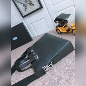 Prada Классическая модель Портфель Модель： 81189 Изготовлена из 