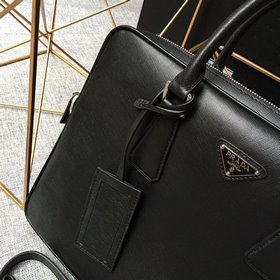 Prada портфель Новый номер модели： 0368 Ширина дна 3,5 см. Легкая