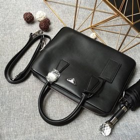Prada портфель Новый номер модели： 0368 Ширина дна 3,5 см. Легкая