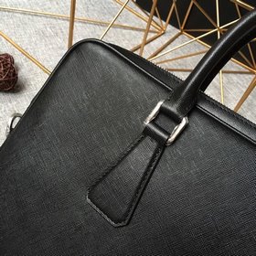 Prada портфель Новый номер модели： 0368 Ширина дна 3,5 см. Легкая