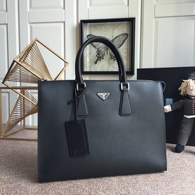 Новая мужская сумка Prada Артикул： 2VG030V Треугольная черная Из