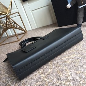 Новая мужская сумка Prada Артикул： 2VG030V Треугольная черная Из