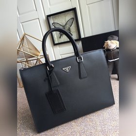 Новая мужская сумка Prada Артикул： 2VG030V Треугольная черная Из