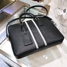 Новейшая модель портфеля Prada Артикул： 2VE368 Импортная кожа Saf