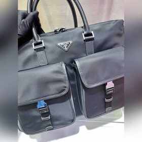 Prada  Новая нейлоновая сумка для документов Артикул： 2VE017 Эта