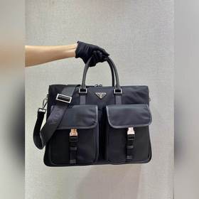 Prada  Новая нейлоновая сумка для документов Артикул： 2VE017 Эта