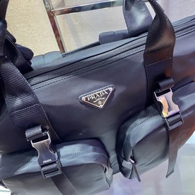 Prada Рюкзак/сумка для покупок Артикул： 2VG053 Эта тканевая сумк