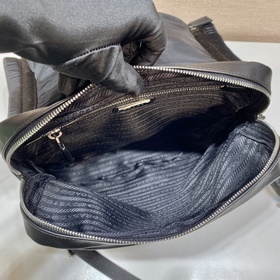 Prada Шляпа/рюкзак Артикул： 2VZ093/рюкзак с шляпой Эта модель во