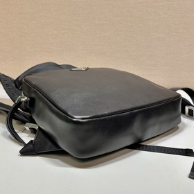 Prada Шляпа/рюкзак Артикул： 2VZ093/рюкзак с шляпой Эта модель во