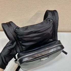Prada Шляпа/рюкзак Артикул： 2VZ093/рюкзак с шляпой Эта модель во