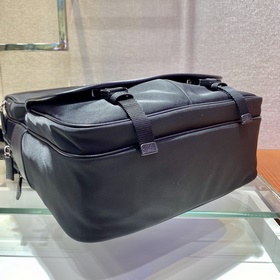 Prada Новый рюкзак Модель： 2VZ049 Эта тканевая сумка с отделкой 