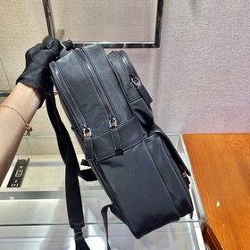 Prada Новый рюкзак Модель： 2VZ049 Эта тканевая сумка с отделкой 