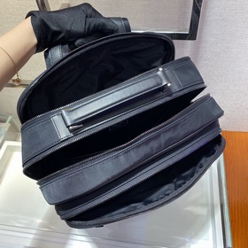 Prada Новый рюкзак Модель： 2VZ049 Эта тканевая сумка с отделкой 
