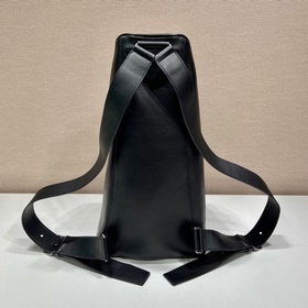 Prada Новый рюкзак Модель： 2VZ099 Треугольный рюкзак Эта сумка и