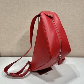 Prada Новый рюкзак Модель： 2VZ099 Треугольный рюкзак Эта сумка и
