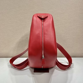 Prada Новый рюкзак Модель： 2VZ099 Треугольный рюкзак Эта сумка и