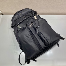 Prada Новый альпинистский рюкзак Артикул： 2VZ0 Этот рюкзак с дву
