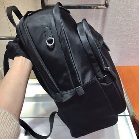 Prada Модель： 2VZ048 Рюкзак Этот рюкзак с отделкой из импортной к