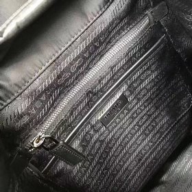 Рюкзак Prada Одиночная кожаная ручка, регулируемые тканевые плеч