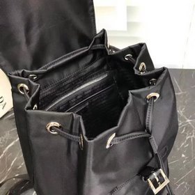 Рюкзак Prada Одиночная кожаная ручка, регулируемые тканевые плеч