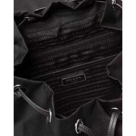 Новый рюкзак Prada с заклепками Одиночная кожаная ручка, регулиру