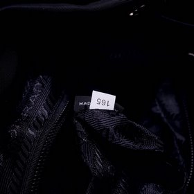 Новый рюкзак Prada с заклепками Одиночная кожаная ручка, регулиру