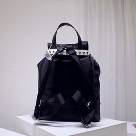 Новый рюкзак Prada с заклепками Одиночная кожаная ручка, регулиру