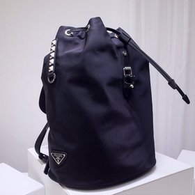 Prada Новый рюкзак с заклепками Одиночная кожаная ручка, регули