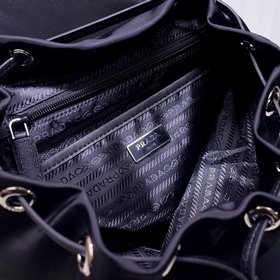 Prada Новый рюкзак с заклепками Одиночная кожаная ручка, регули