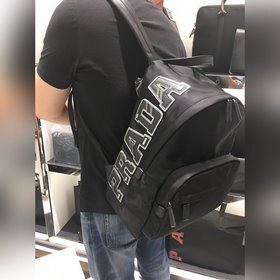 Новый рюкзак Prada Модель： 2VG066 Серебристые буквы Изготовлен и