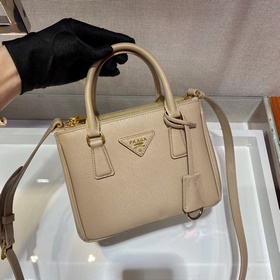 Prada Mini Killer Артикул： 1BA906 Сумка Galleria Изготовлена из