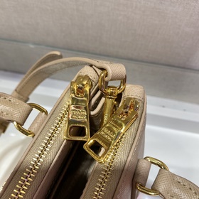 Prada Mini Killer Артикул： 1BA906 Сумка Galleria Изготовлена из