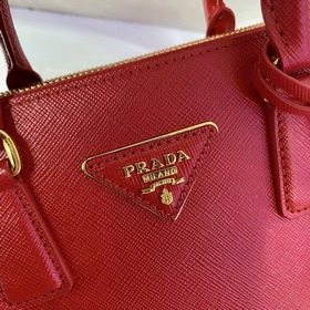 Prada Mini Killer Модель： 1BA906 Сумка Galleria Изготовлена из ф