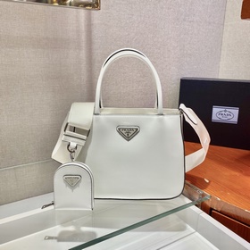 Prada Новая модель с глянцевой поверхностью Модель №： 1BA320 Сум