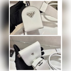 Prada Новая модель с глянцевой поверхностью Модель №： 1BA320 Сум