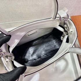 Prada Новая модель с глянцевой поверхностью Модель №： 1BA320 Сум