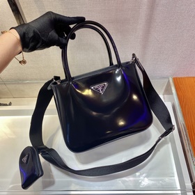 Prada Новая модель с глянцевой поверхностью Модель №： 1BA320 Сум