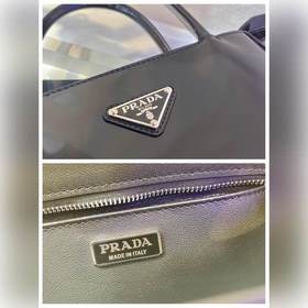 Prada Новая модель с глянцевой поверхностью Модель №： 1BA320 Сум