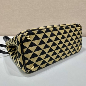 Prada Сумка из вышитого материала Артикул： 1BA274 Сумка «Killer»